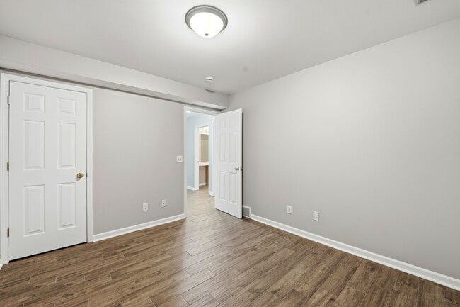 Foto del edificio - 1275 Penny Ln