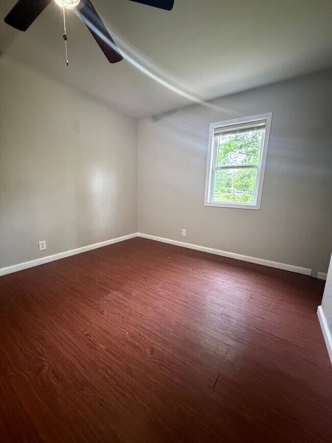 Foto del edificio - Section 8 approved 3 bedroom 1 bath home for rent
