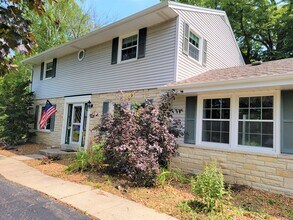 Building Photo - 16840 Fairview Ct