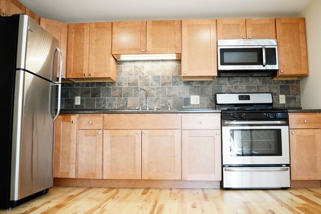 Photo - 158 North St Apartment