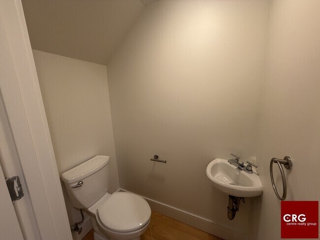 Foto del edificio - 104-106 Second St. Unit U9