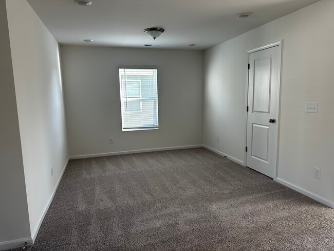 loft space - 5034 Falstone Dr