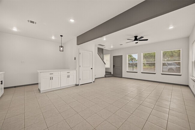 Foto del edificio - 8306 Tidwell Rd