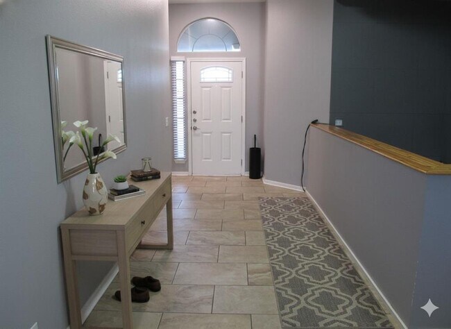 Building Photo - 915 Lantana Dr