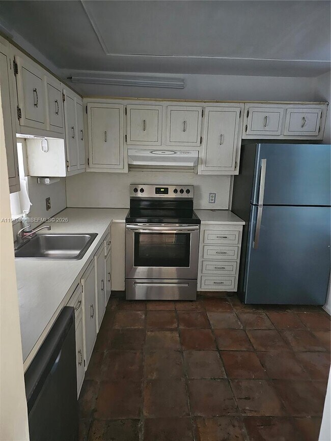 Building Photo - 11925 NE 2nd Ave