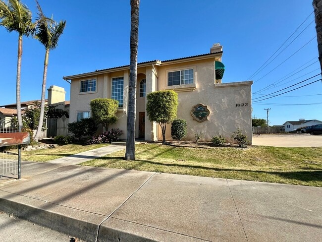 Building Photo - 3 Bedroom 2-1/2 Bathroom North Grover Beach Home with a View