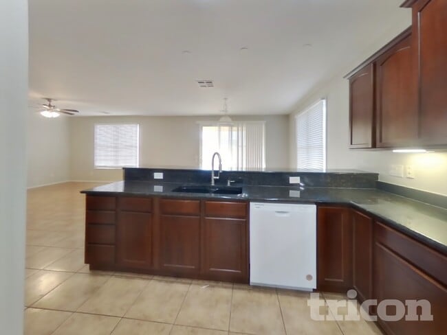 Building Photo - 2323 Grenadine Rd