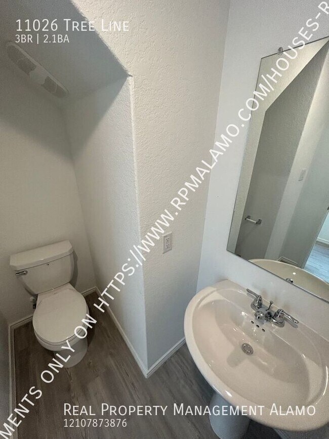 Building Photo - 11026 Tree Line