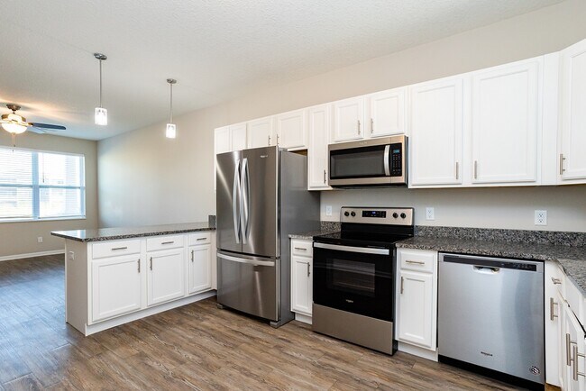 Foto del edificio - 3326 Glenbrook Cir S