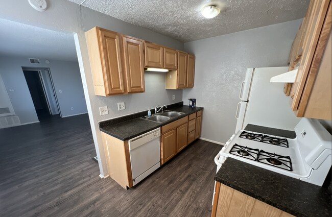 Foto del edificio - Studio Apartment in High Hollows Condominiums