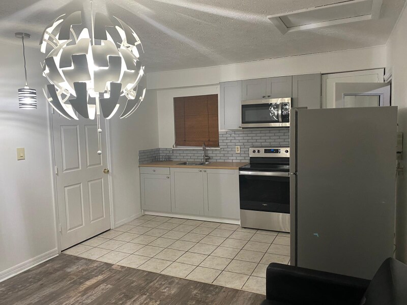 Foto principal - 3805 Parkside Dr
