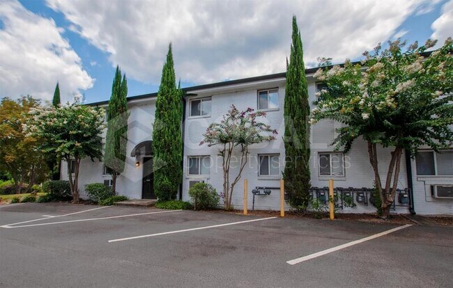 Foto del edificio - 773 Greenwood Ave NE