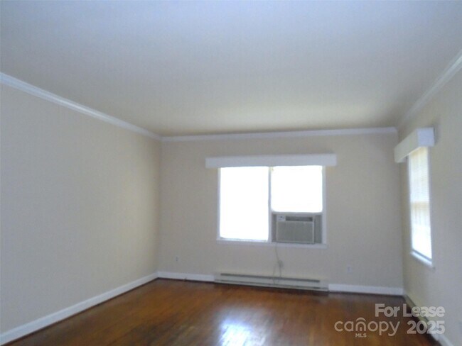 Foto del edificio - 4227 Walker Rd