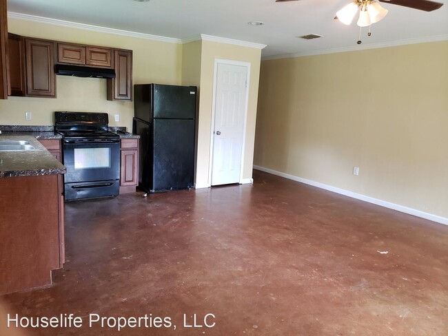 3 br, 2 bath House - 1235 Pecan St. Apt B photo'