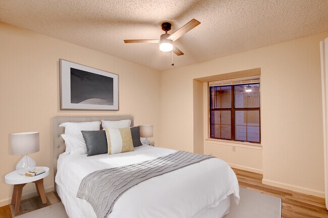 Foto del edificio - 203 W Trinity St