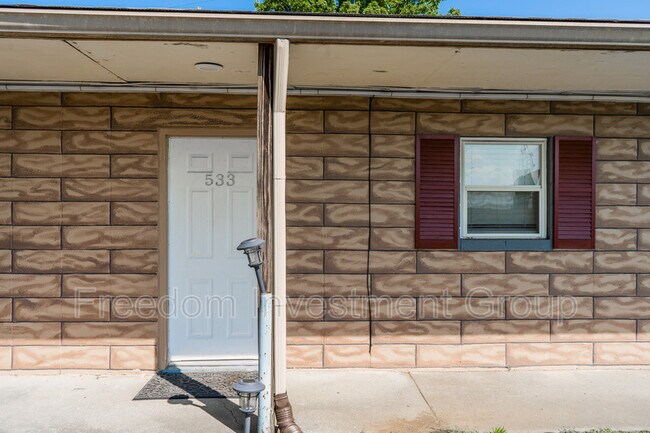 Building Photo - 501 Whitecrest Dr