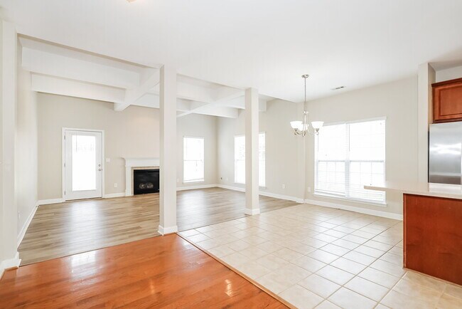 Building Photo - 1308 Mallory Ln