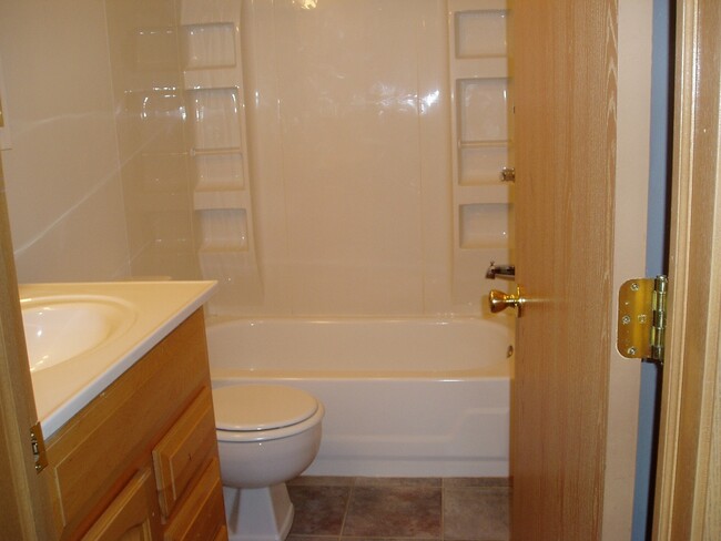 Building Photo - 501 Mitchell Court