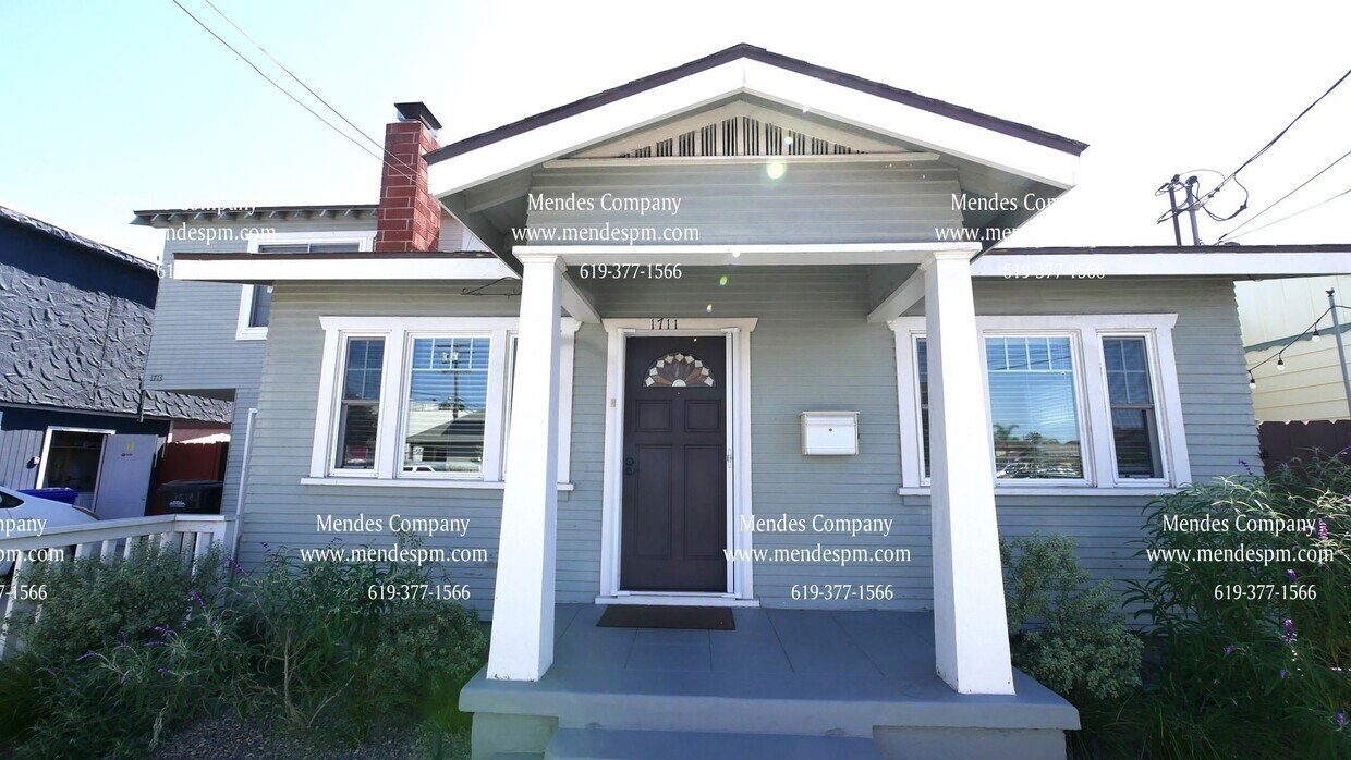 Primary Photo - Beautiful 2 Bed, 1 Bath House with Outdoor...