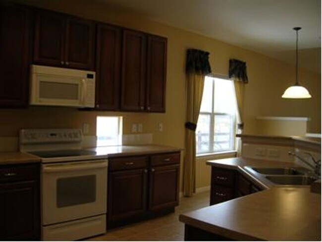 Foto del edificio - Ranch style Home in Castle Highlands