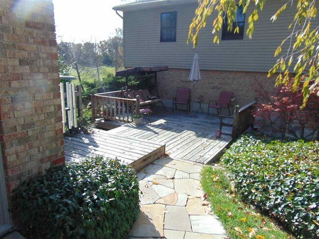 Building Photo - 715 Hogrefe Rd