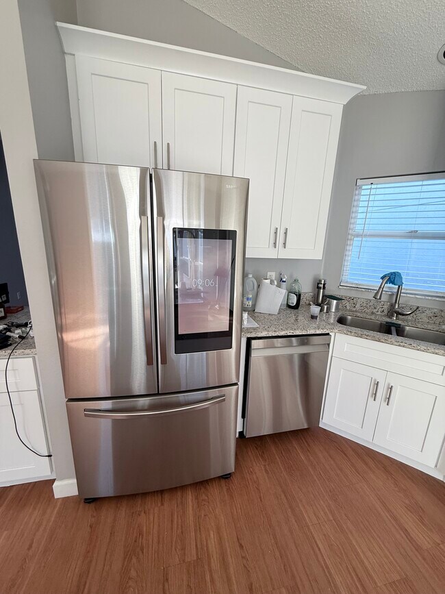 Foto del edificio - 8820 Tottenham Way