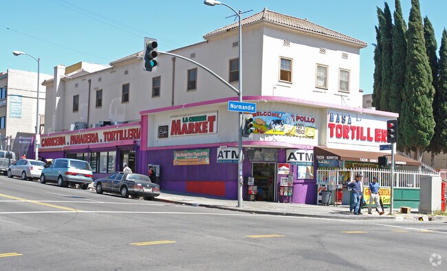 Building Photo - La Cumbre Market