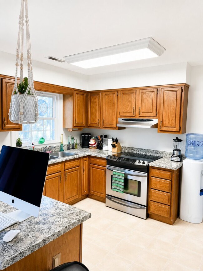 Foto del edificio - 4426 Thorncroft Dr