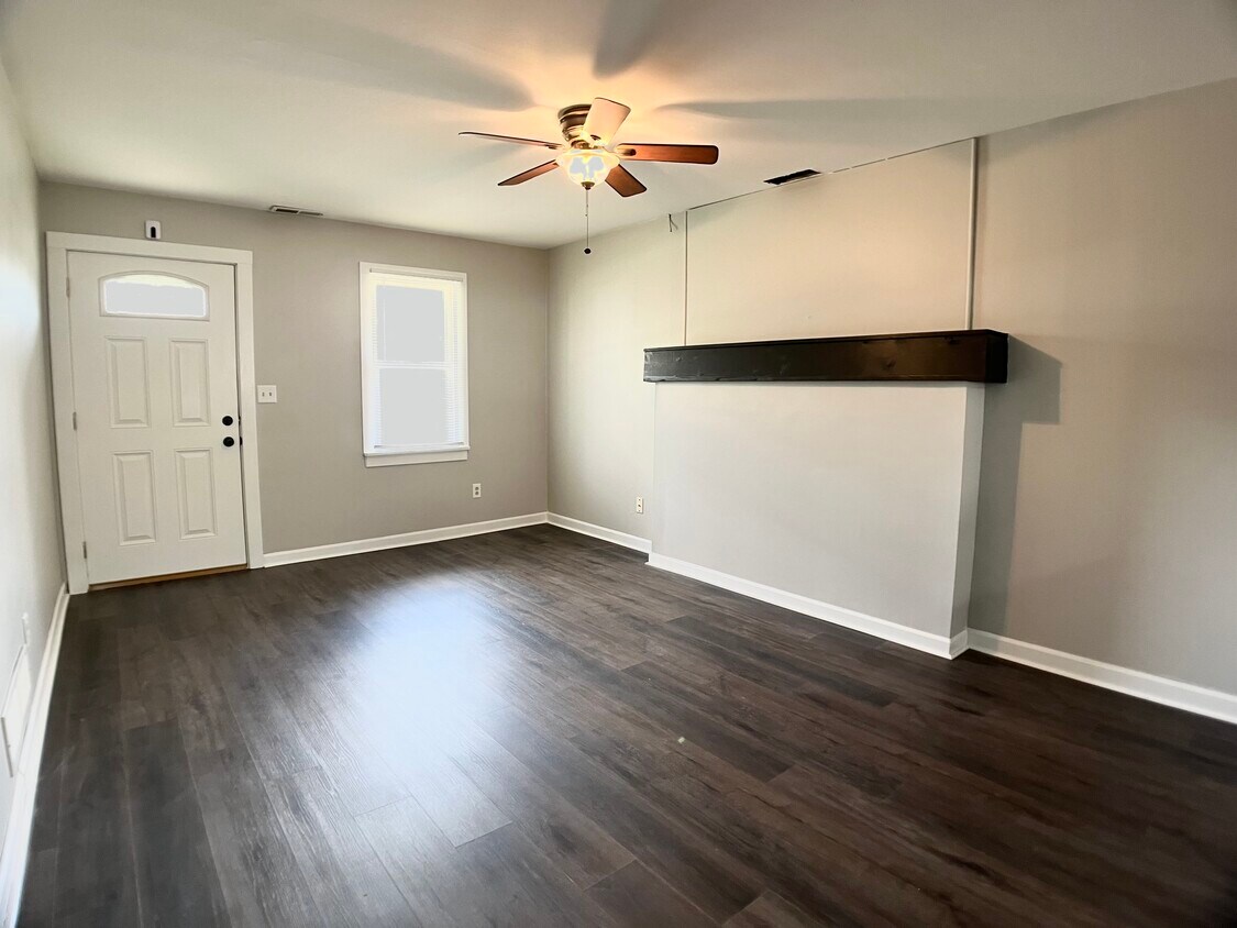 Living Space - 1933 Forest Ave