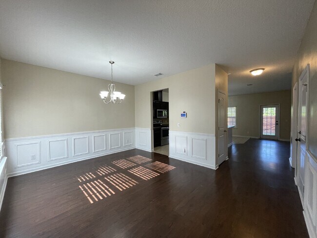 Foto del edificio - Home For Rent