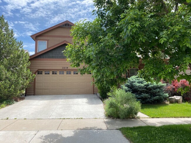Building Photo - Sprawling Two-Story Home w/ Finished Basement in Maple Hill