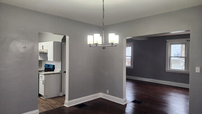 Foto del edificio - 8454 Plainfield Rd