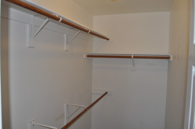 Building Photo - 705 Katy Ln