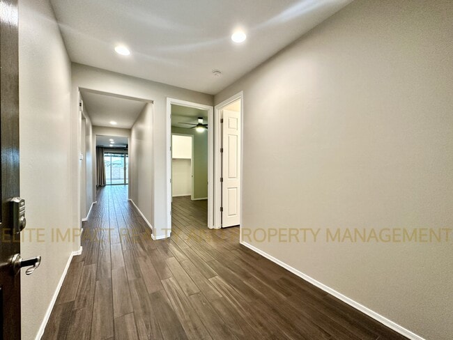 Building Photo - 6514 E Via Arroyo Azul