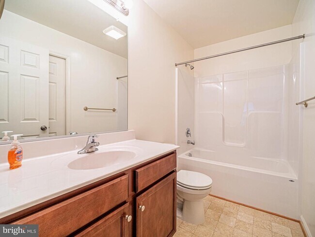 Building Photo - 139 Wambach Ct