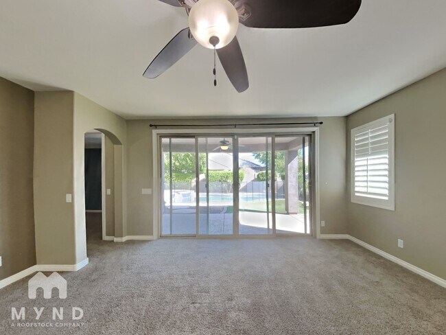 Building Photo - 264 E Mead Dr