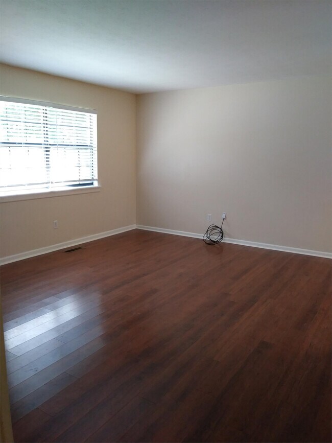 Building Photo - 1600 Carolwood Ct