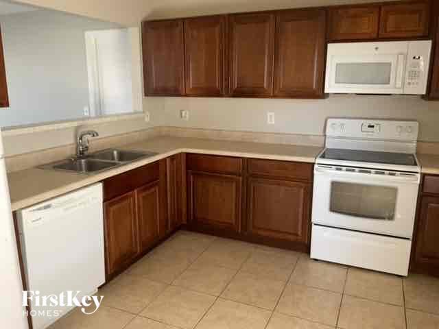 Building Photo - 834 Mendoza Dr