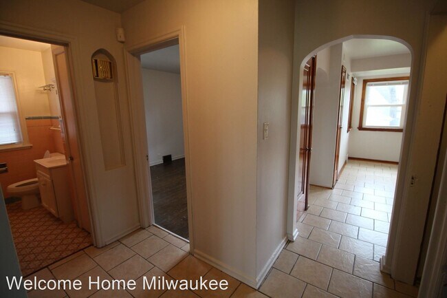 Building Photo - 3 br, 1 bath House - 3860 N 51st Blvd
