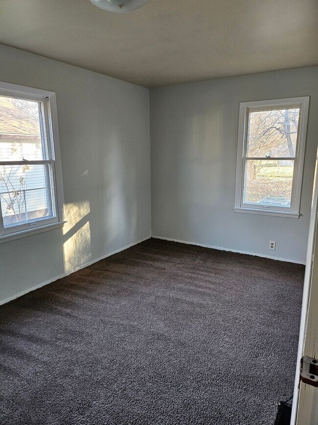 Foto del edificio - 3 Bed 1 bath house