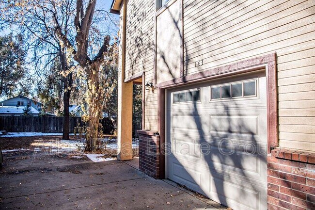 Foto del edificio - 143 E Longs Peak Ave