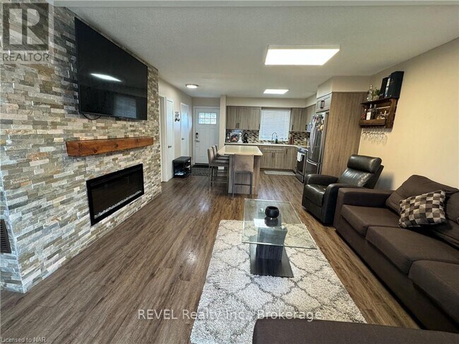 Photo du bâtiment - 8141-8141 Coventry Rd