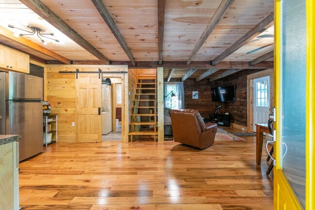 Building Photo - 2027 Pilot Rd