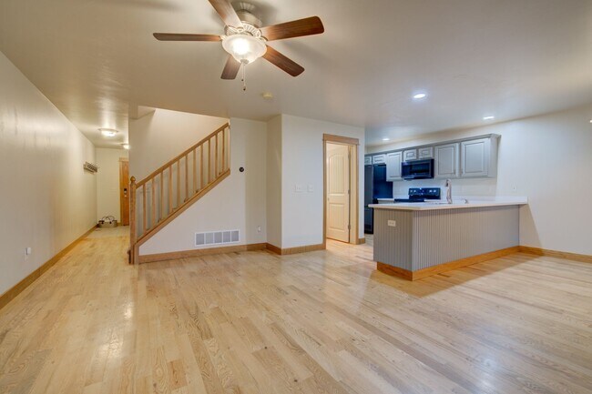 Foto del edificio - Laurel Glen Condo For Lease