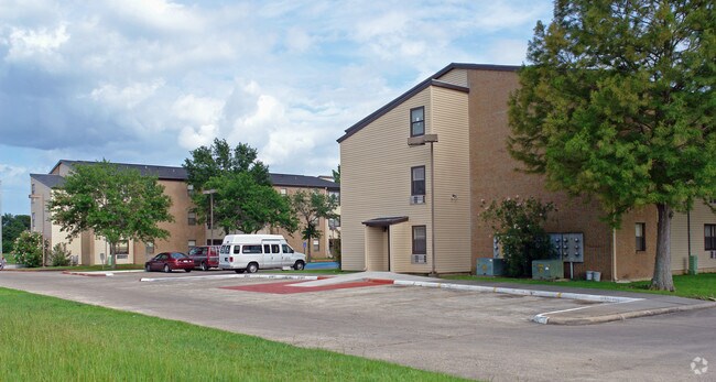 Building Photo - Baten Arms Apartments