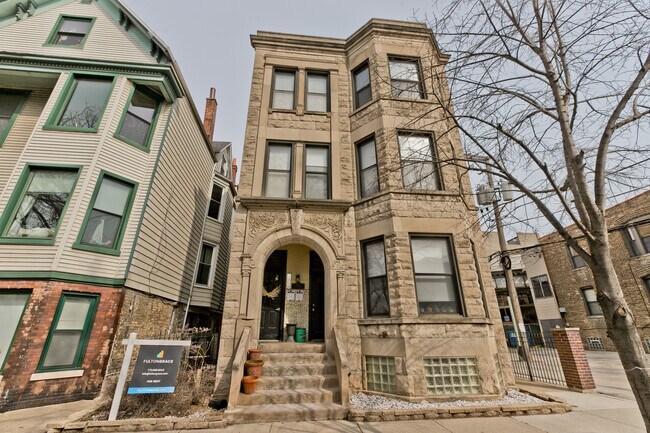 Foto del edificio - 1014 W Roscoe St