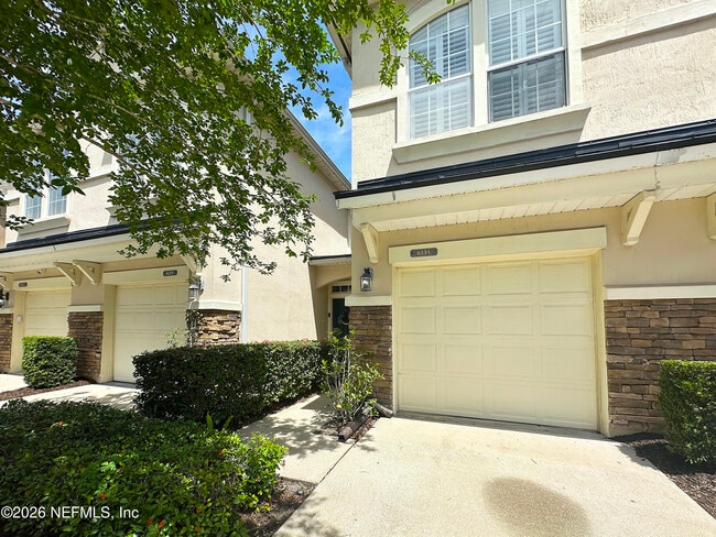 Building Photo - 6131 Bartram Village Dr