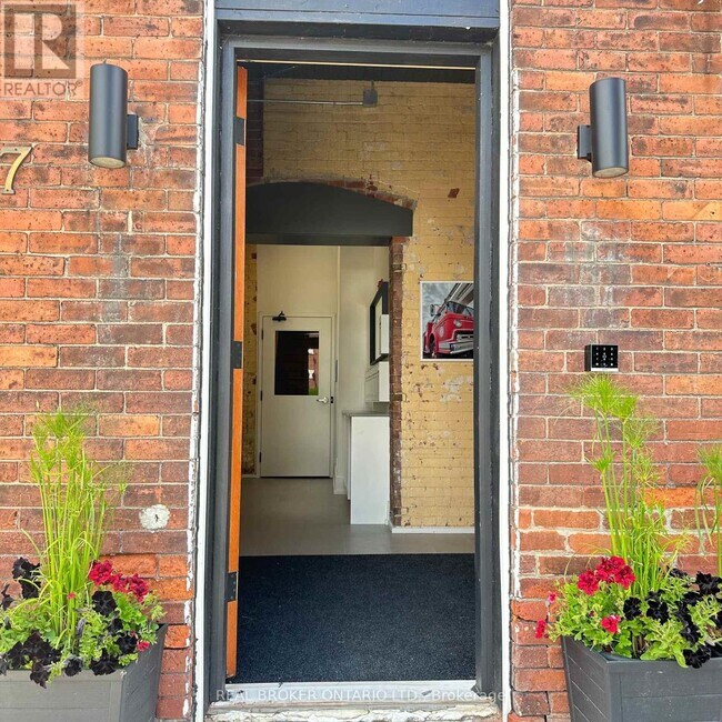 27127 Peter St N, Orillia, ON L3V 6S2 Apartment for Rent in Orillia