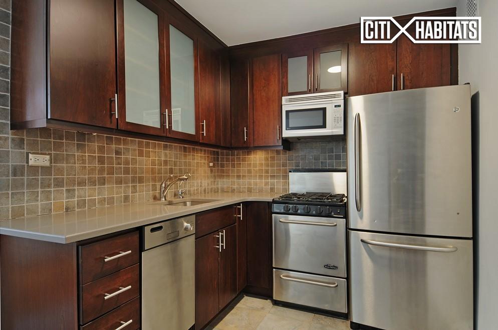 Foto principal - 101 W 23rd St