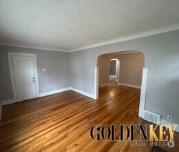 Building Photo - 15745 Cherrylawn St